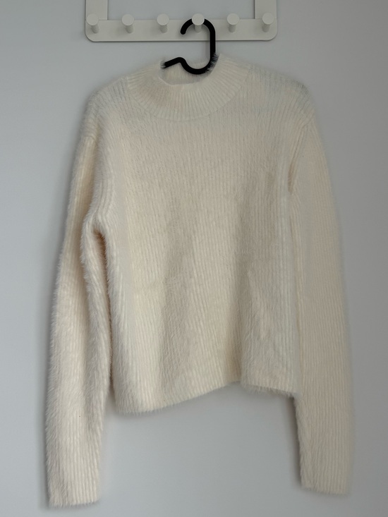 Banana Republic Sweaters - Banana Republic Cropped Cream Ribbed Fluffy Mock Neck Sweater